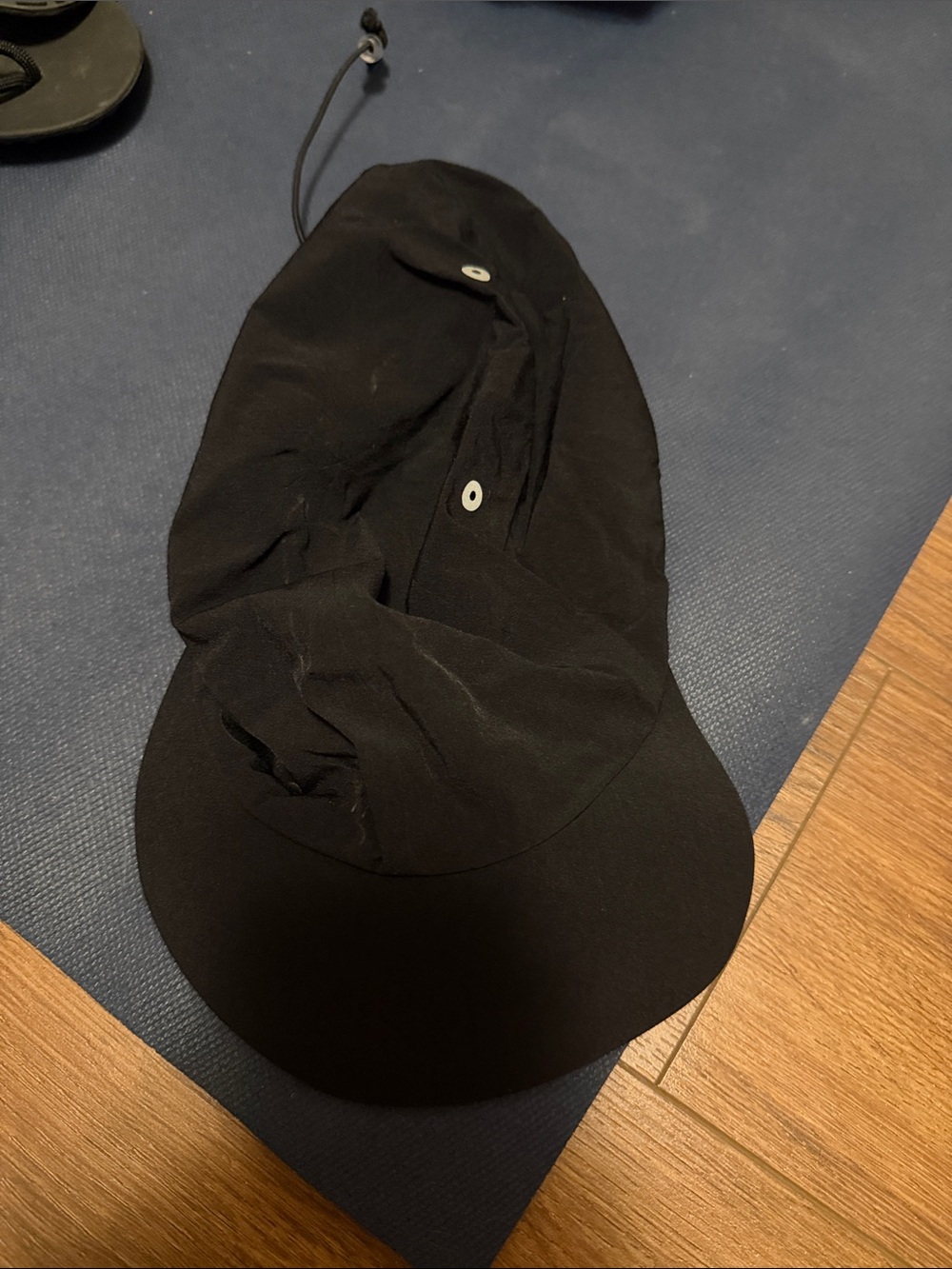 Oiselle Foldable Roga Hat
